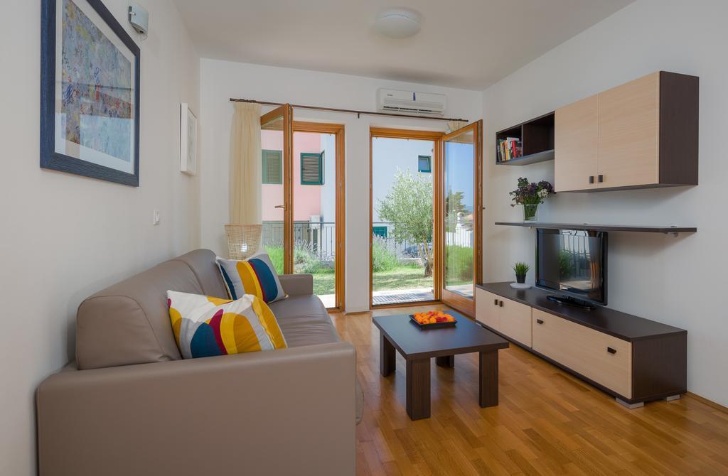 Apartments Vallum Bol Zimmer foto