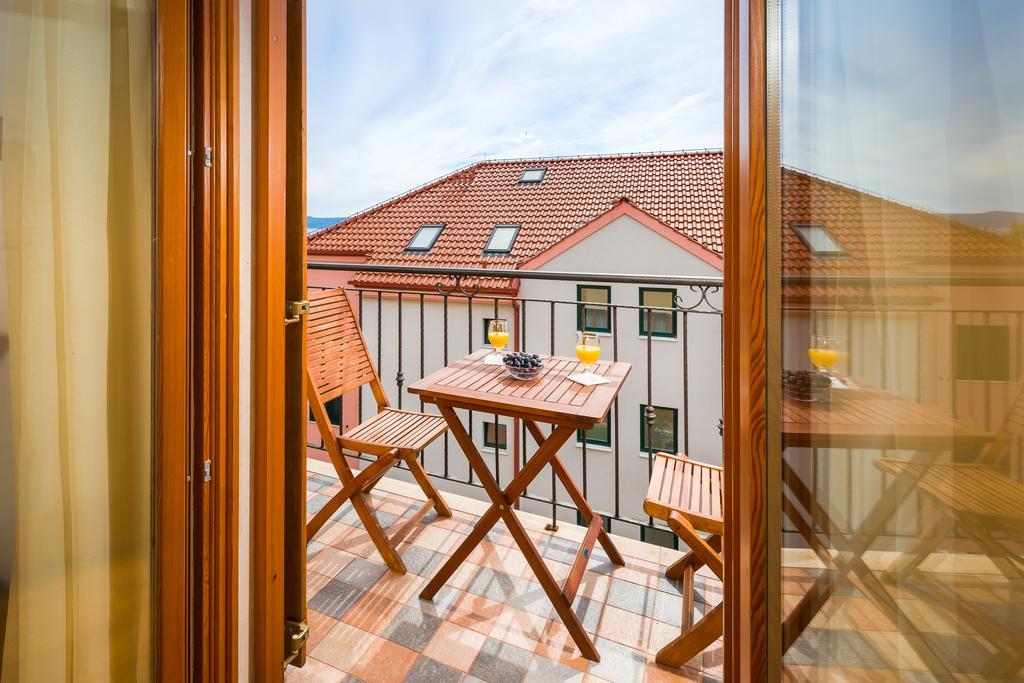 Apartments Vallum Bol Exterior foto